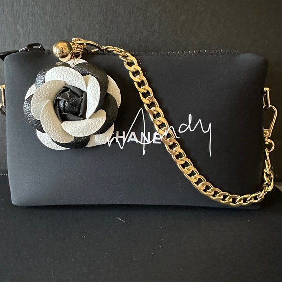 Camellia Black & White Flower Purse Bag Bling Sparkle BagCharm/Keychain - Picture 4 of 5